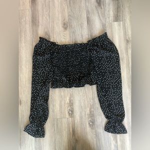 Polka dot cropped top with sleeves
